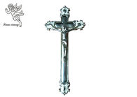O crucifixo plástico de prata do caixão enterrou 44,8 o tamanho decorativo do × 20,8 Cm para a tampa do caixão